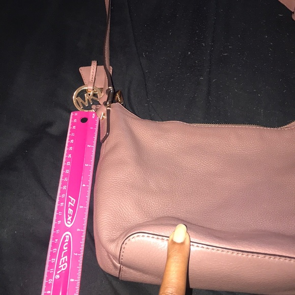 USED— AUTHENTIC MICHEAL KORS DUSTY ROSE CROSSBODY - Picture 6 of 8